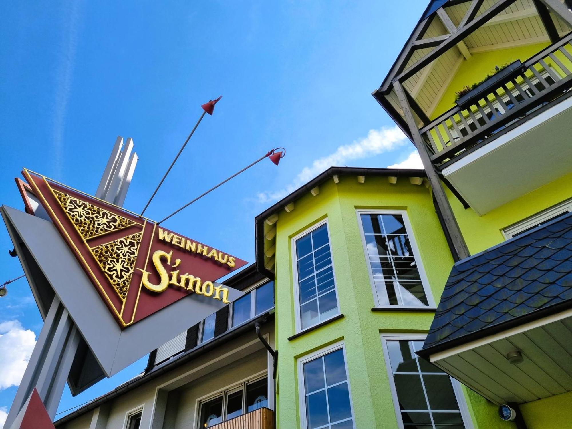 Moselhotel Weinhaus Simon 'Sauna'Restaurant'Eladesaeule Wintrich Exterior photo